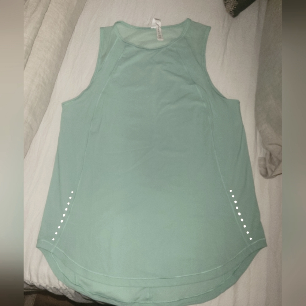 Lululemon tank